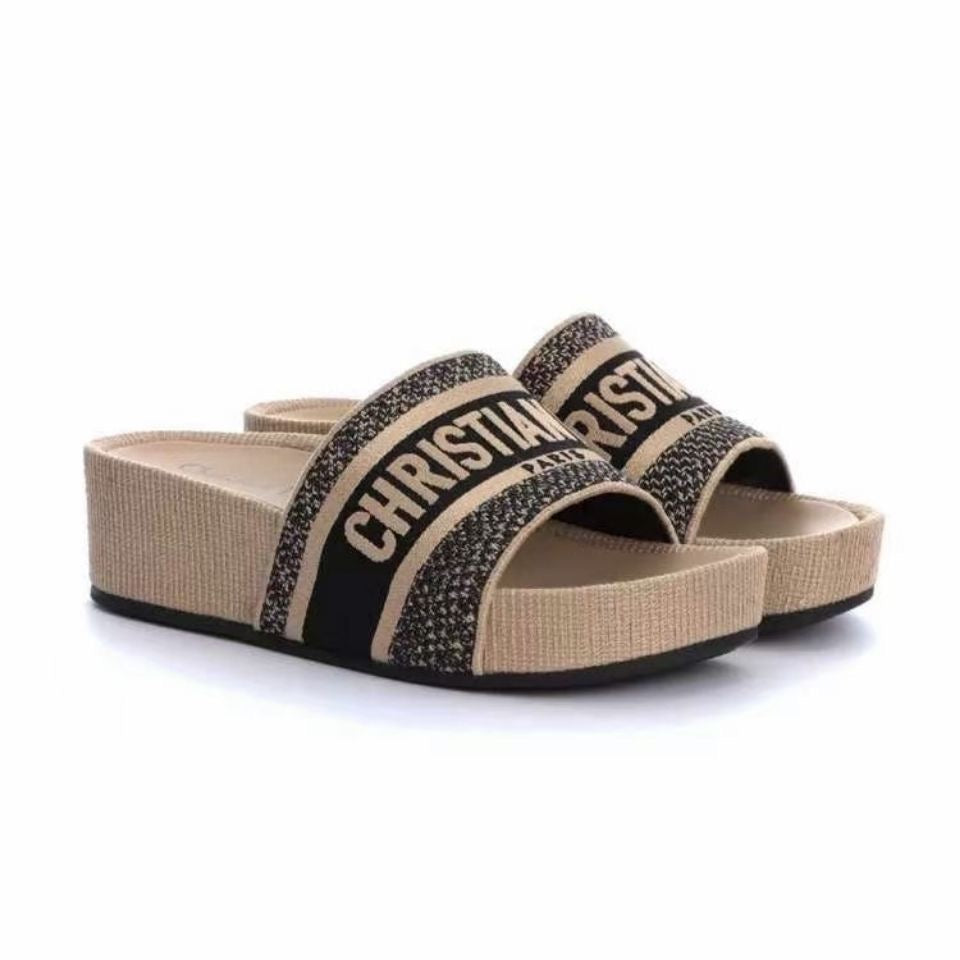 DR Embroidered thick-soled slippers