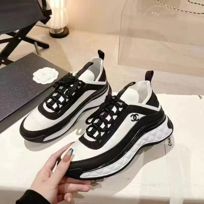 C   low-top trainers