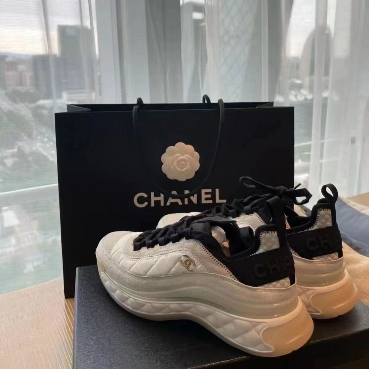 C   low-top trainers