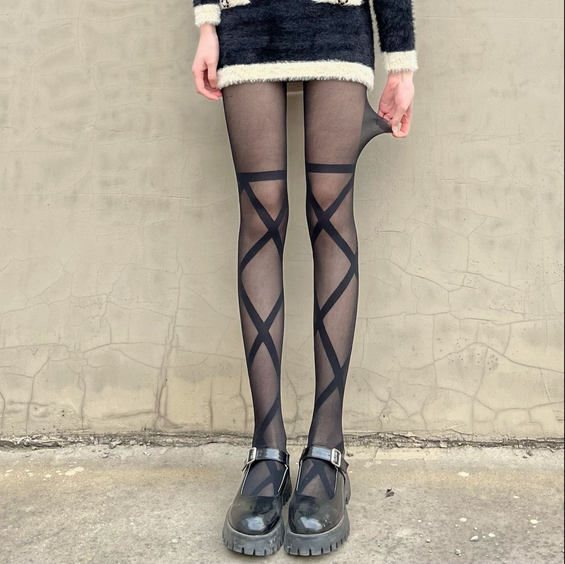 Cross Tie Printed Stockings