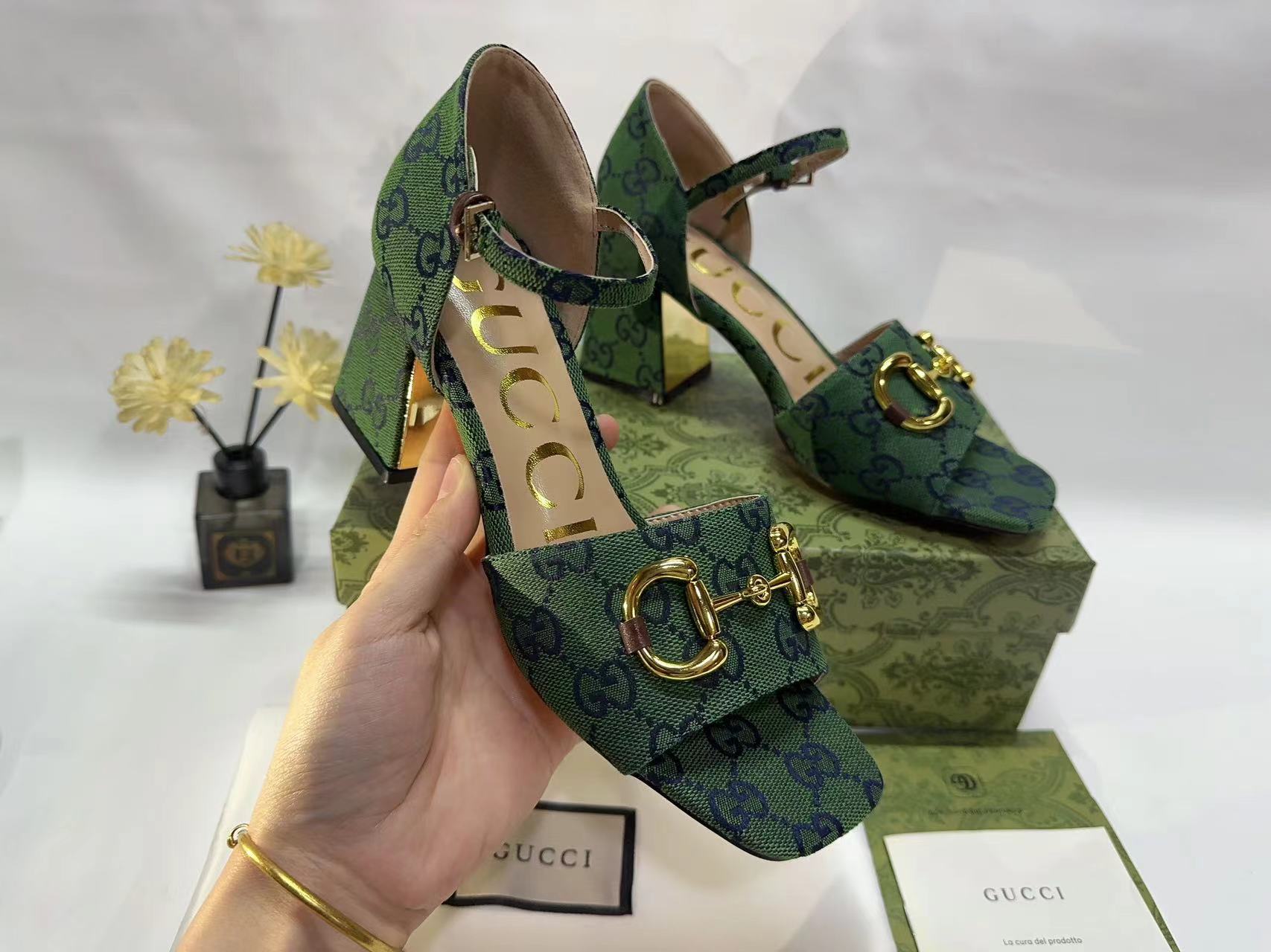 New CU summer hollow sandals