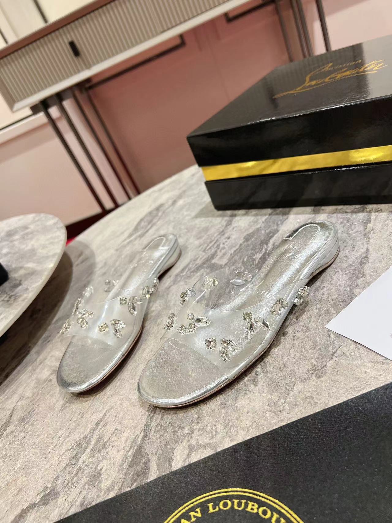 CL* new rhinestone slippers