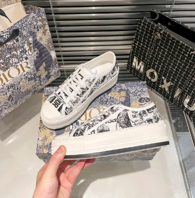DIO* embroidered canvas sneakers