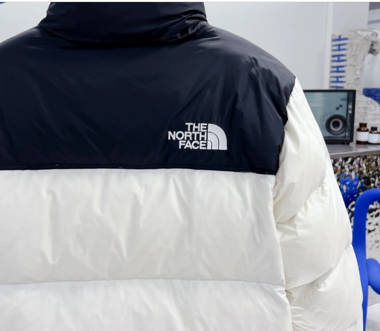 Unisex stand-collar embroidered thickened down jacket