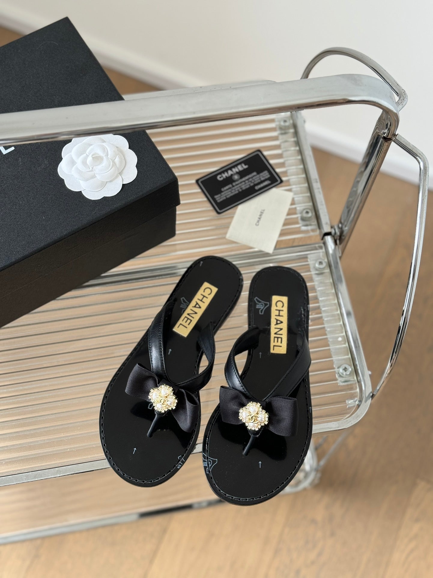 C new flip-flop bow slippers  VIP 1：1