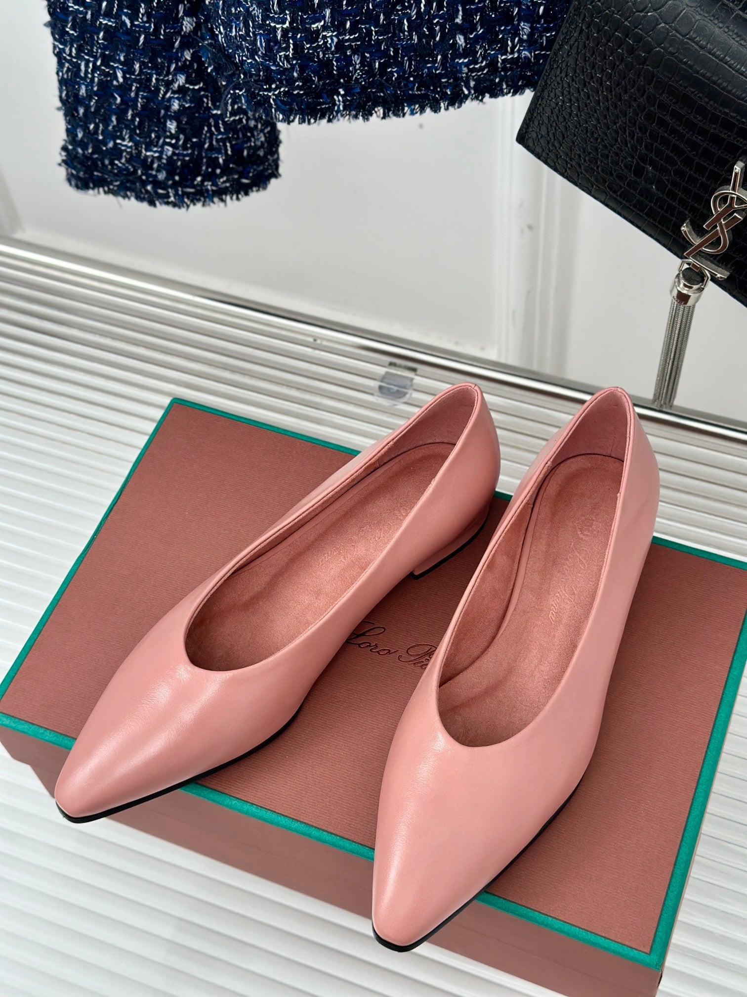 Loro Pia**/ LP 24𝐒Classic and beautiful retro witch flat shoes top quality 1:1 VIP