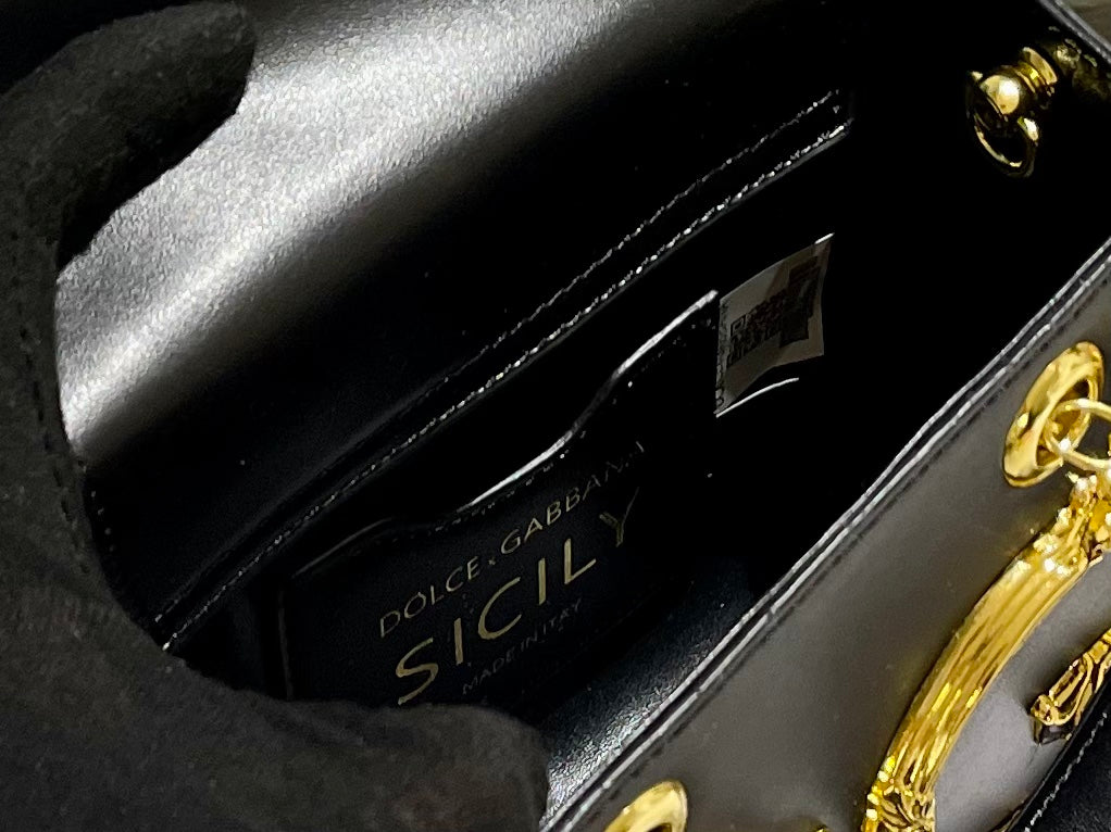 D  new must-have toffee bag