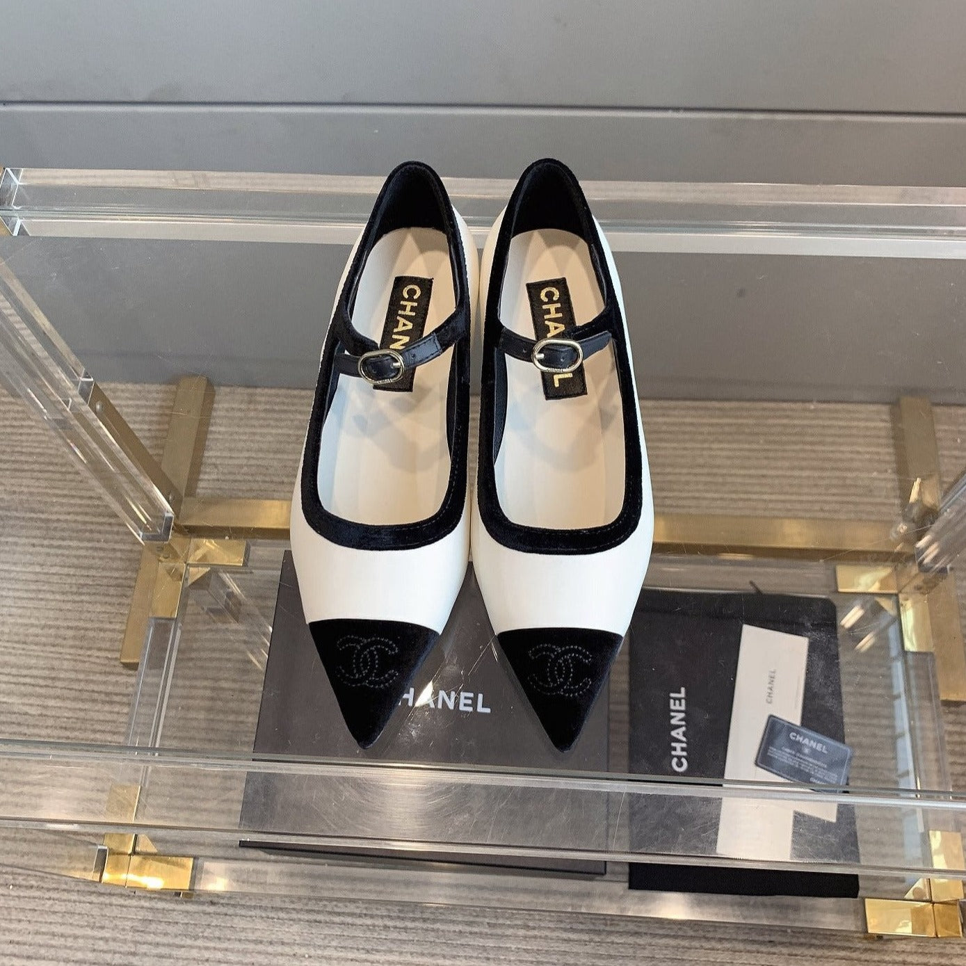 CHA**24 new pointed toe flat Mary Jane shoes  VIP1：1