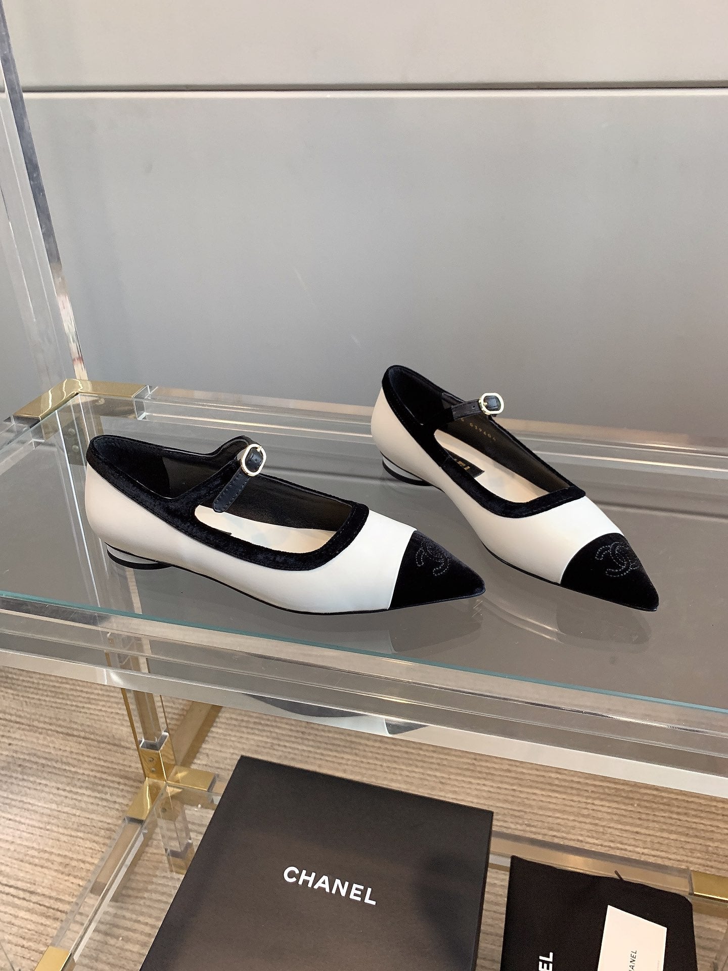 CHA**24 new pointed toe flat Mary Jane shoes  VIP1：1