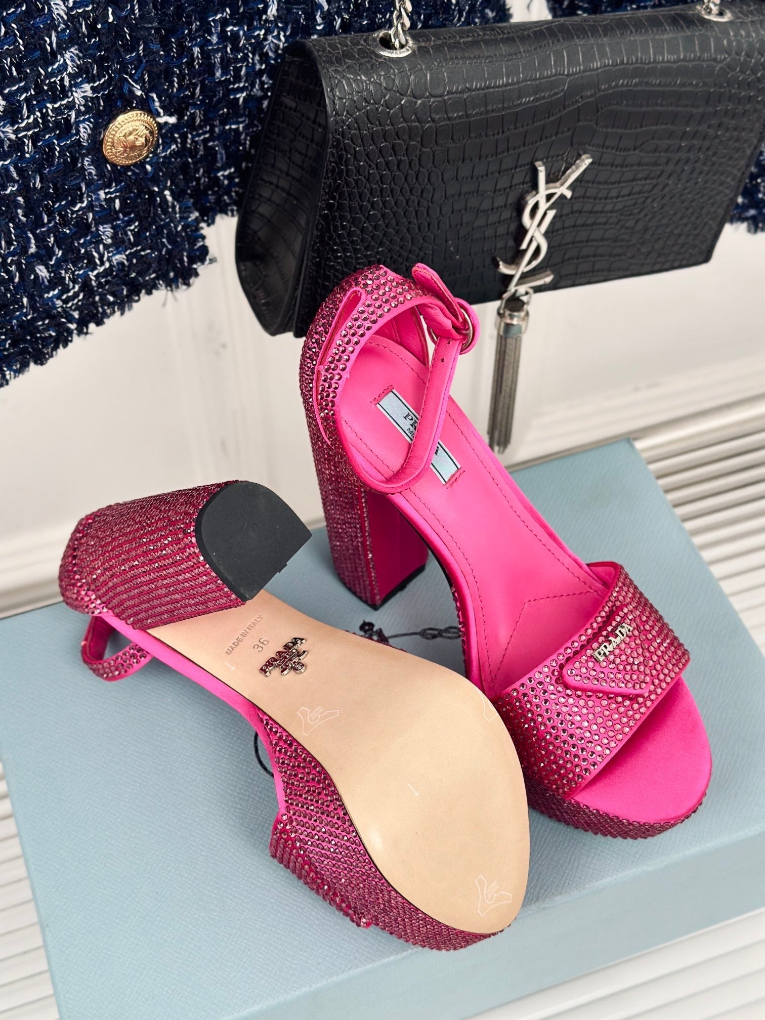 P new triangle rhinestone shoesVIP1:1