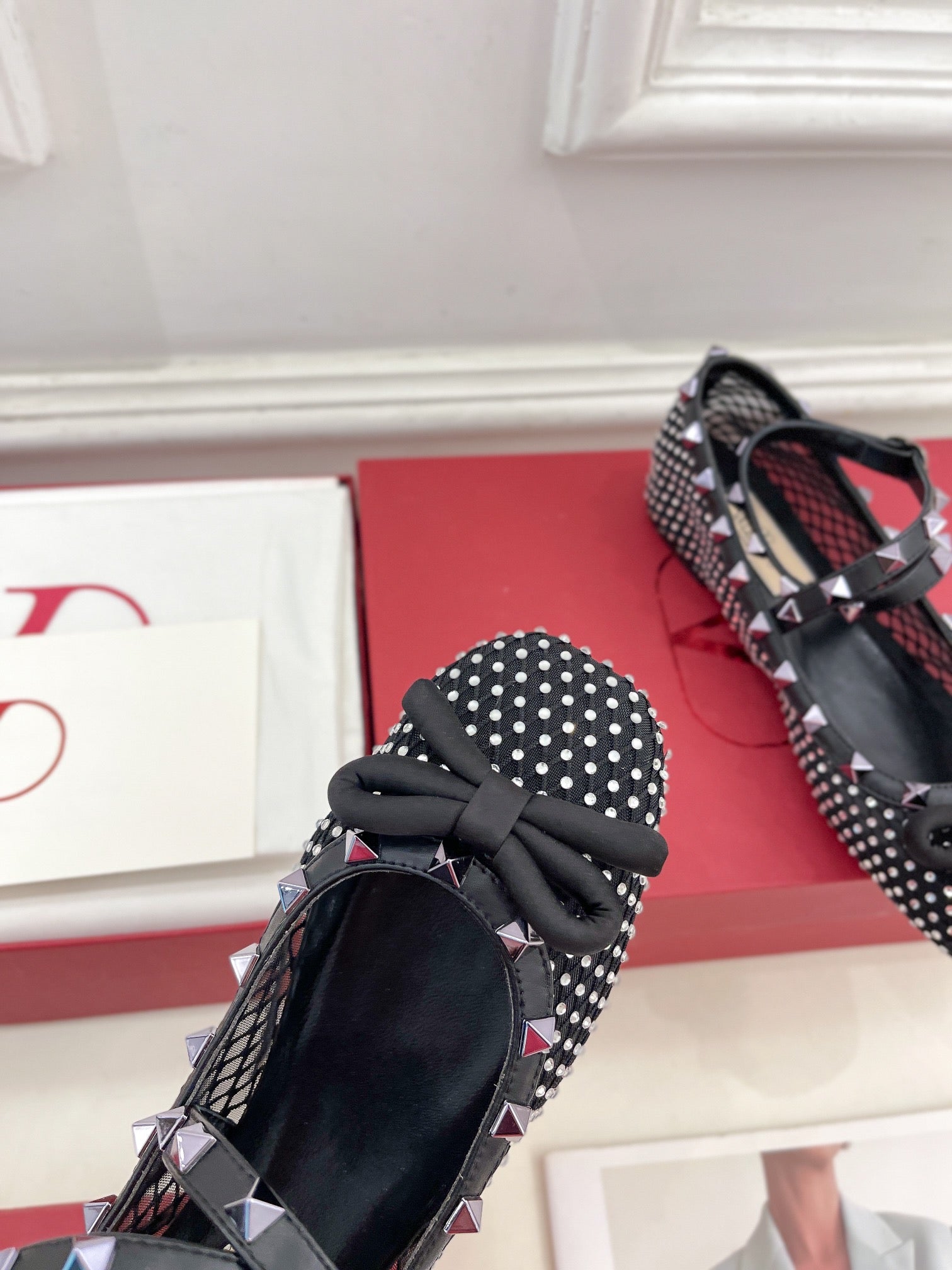 V new rivet rhinestone mesh ballet shoes VIP1：1