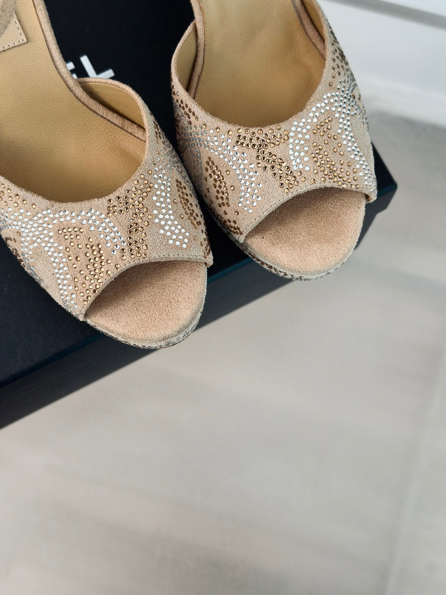 Xiaoxiang 24P new catwalk style waterproof platform high-heeled sandals VIP 1:1