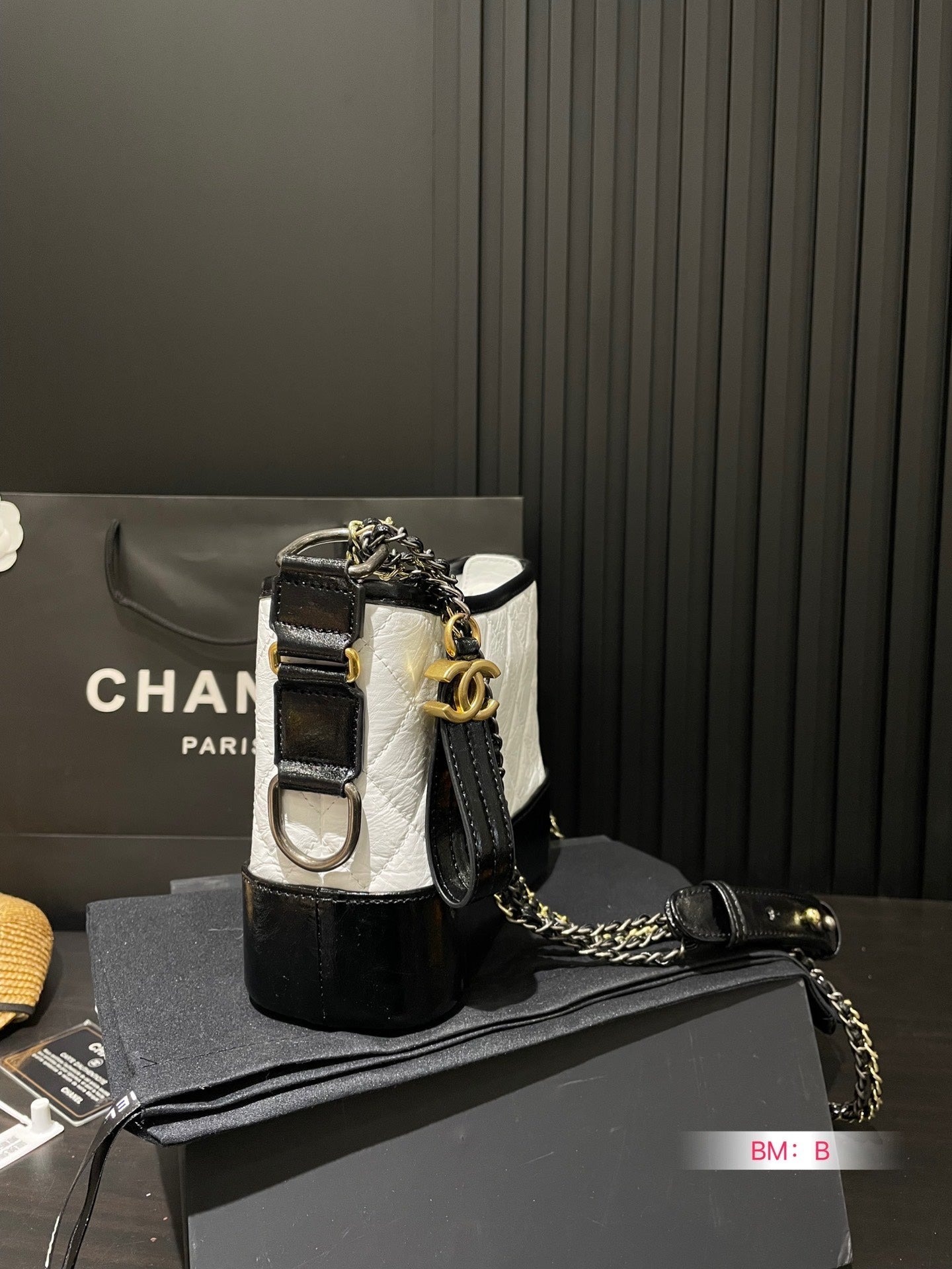 Wandering bag new CH hardware