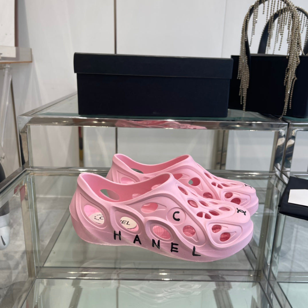 Pink hole slippers  VIP  1：1