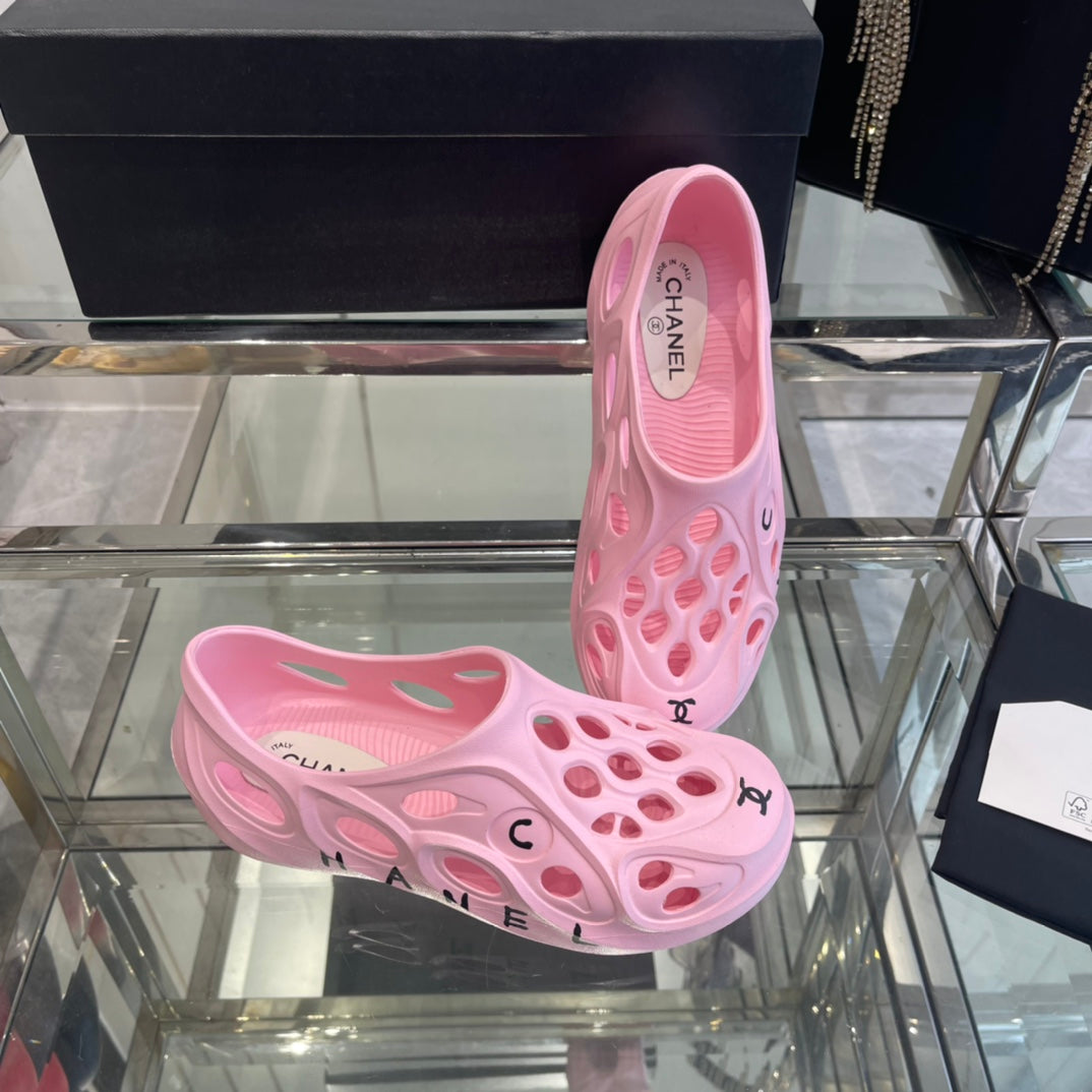 Pink hole slippers  VIP  1：1