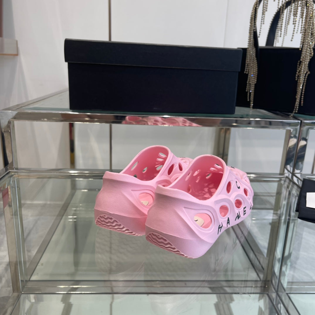 Pink hole slippers  VIP  1：1