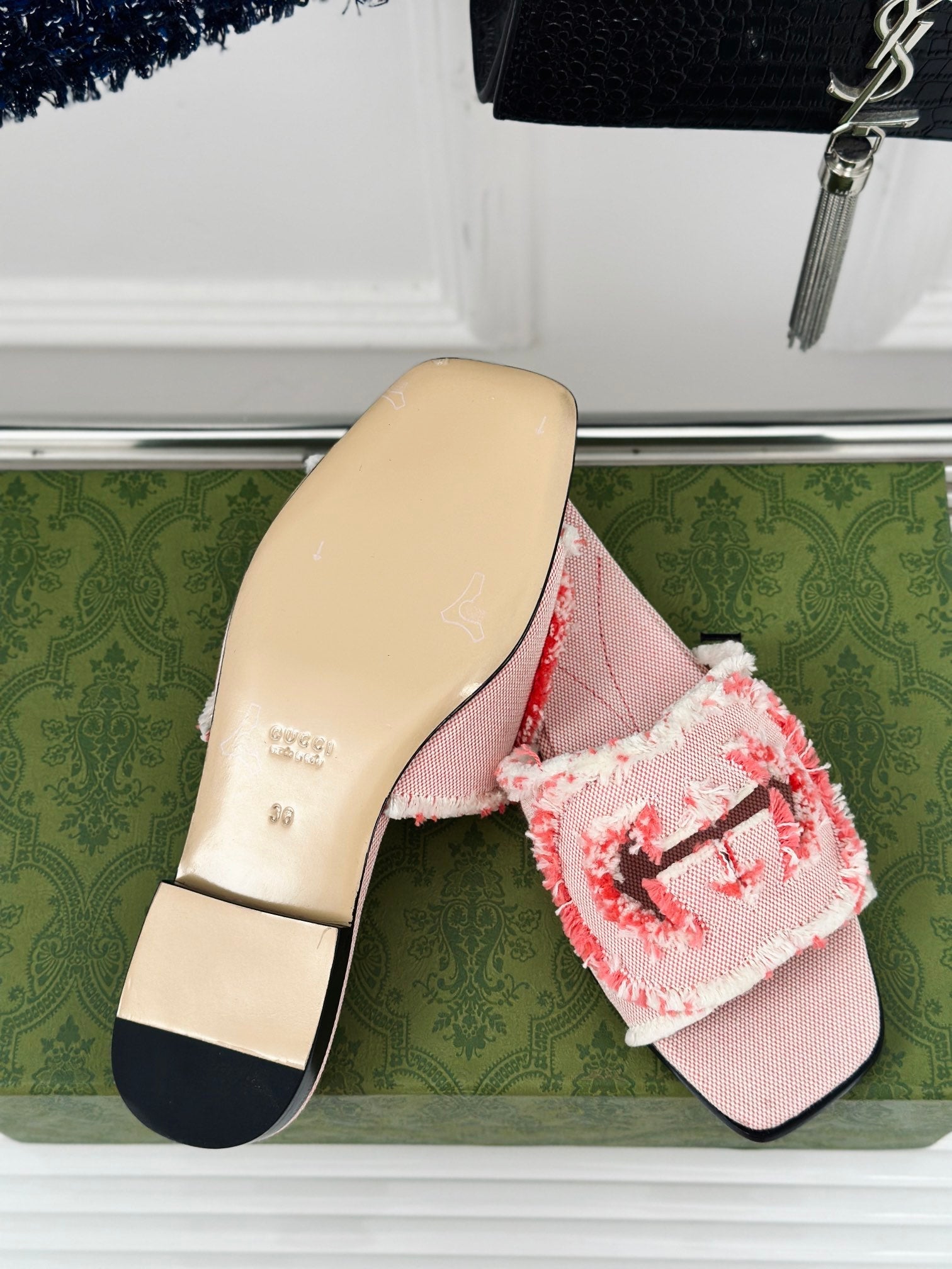 New hollow flat slippersVIP 1：1