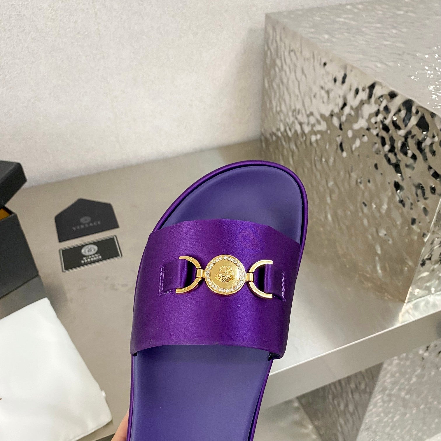 New waterproof platform  V    VIP1:1