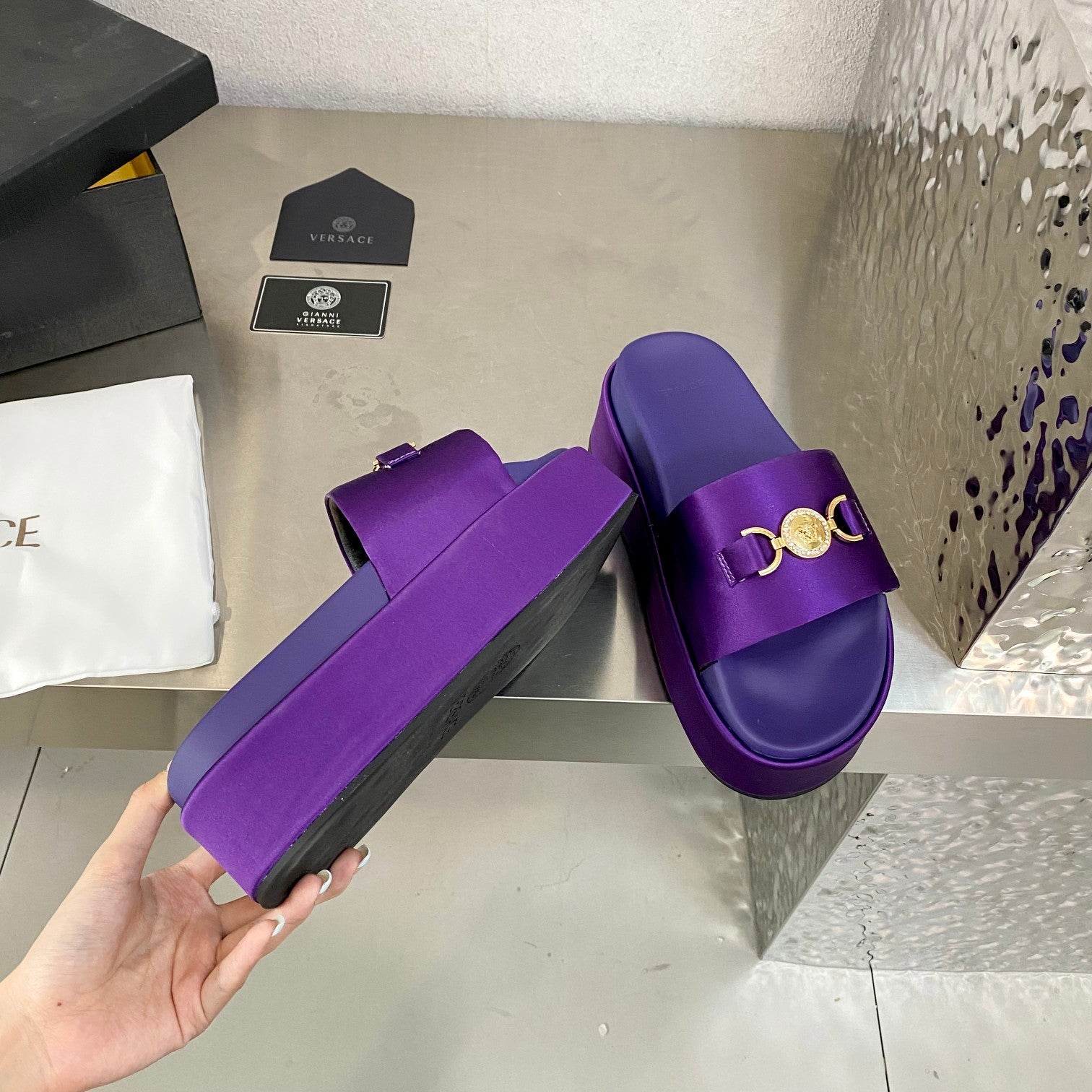 New waterproof platform  V    VIP1:1