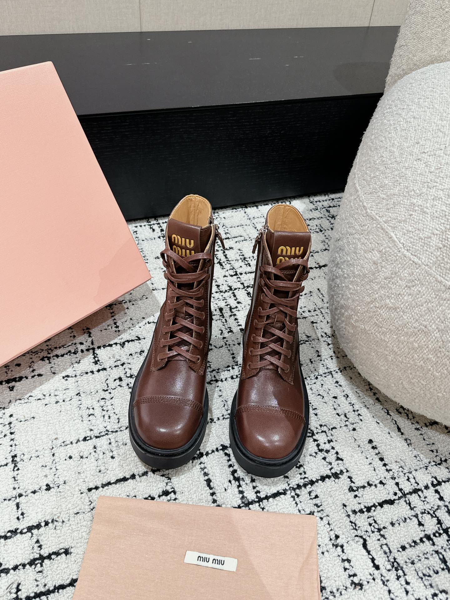 Retro motorcycle boots lace-up Martin boots Miu Miu autumn and winter SS VIP1:1
