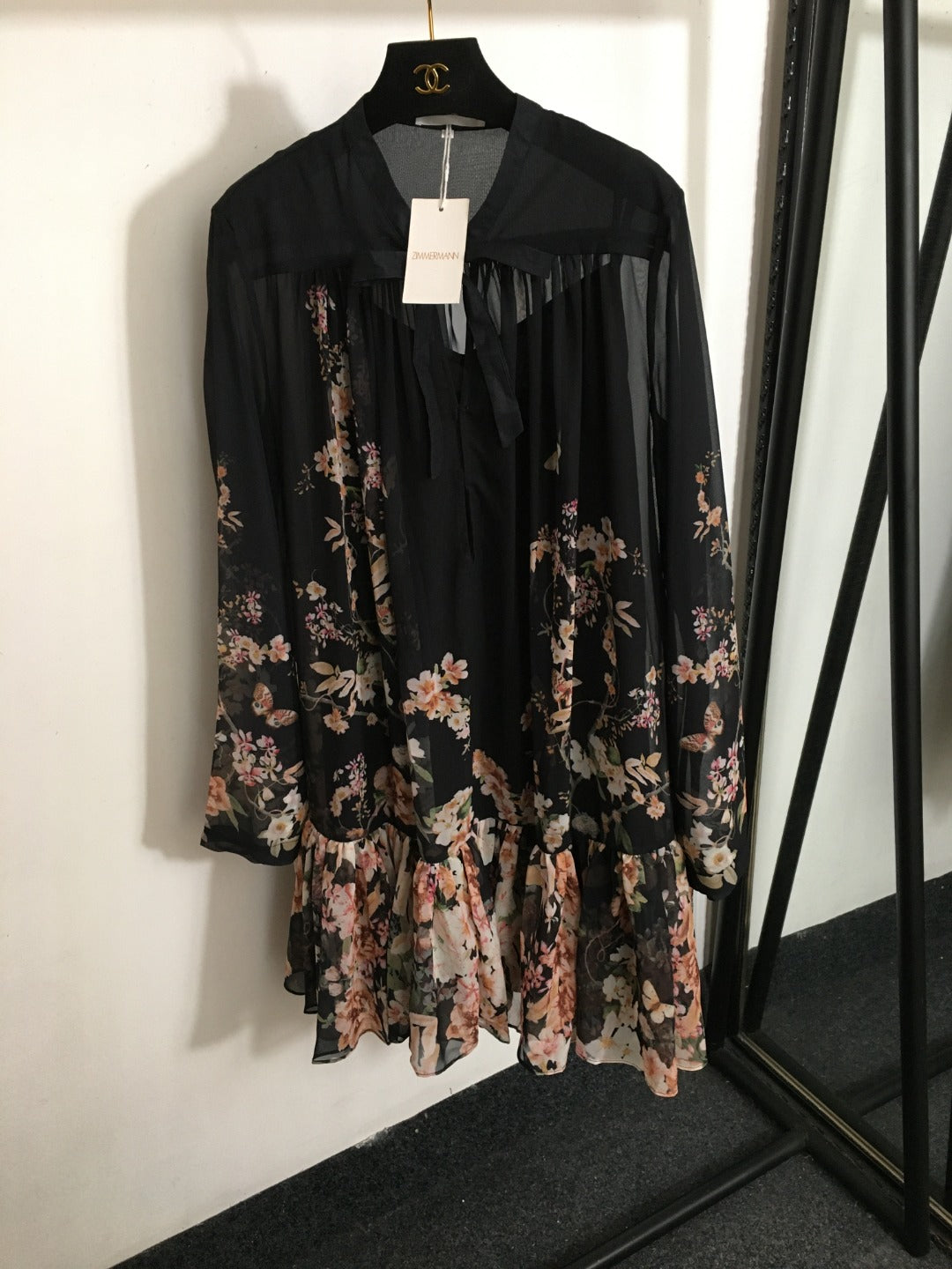 Zimmerma** Pink small flower print lotus leaf hem long sleeve flowing silk black dress