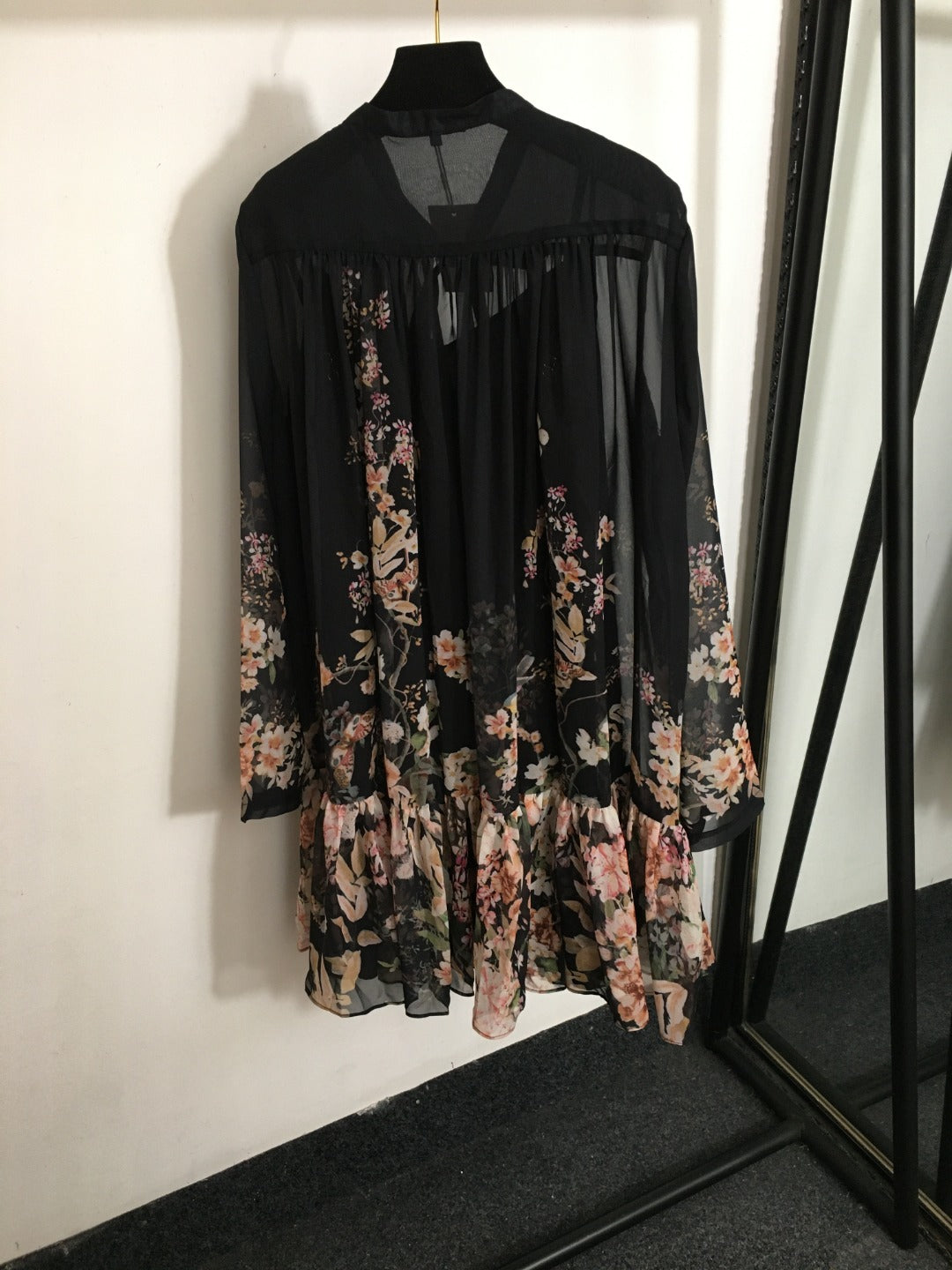 Zimmerma** Pink small flower print lotus leaf hem long sleeve flowing silk black dress