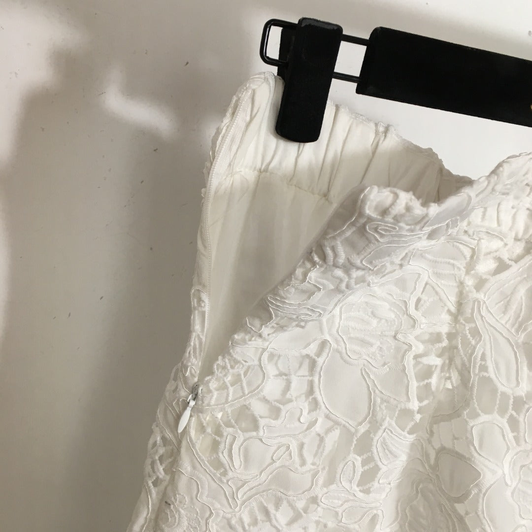 ZIM****-New style suit, lace hollow slim short-sleeved top + elegant lace skirt, with suspender lining