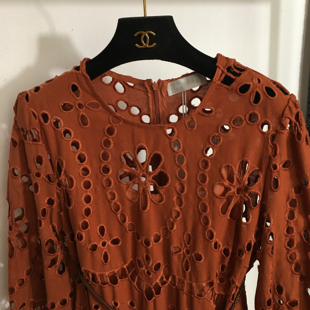 ZIM**** New hollow embroidered flower tie waist long-sleeved dress, coffee color, with suspender lining
