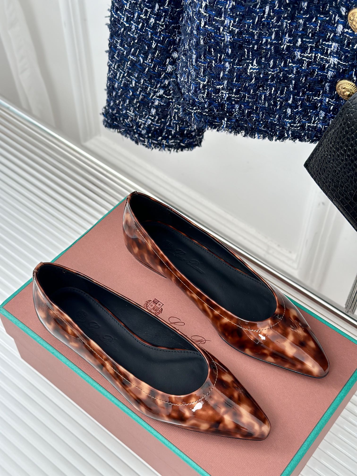 Loro Pia**/ LP 24𝐒Classic and beautiful retro witch flat shoes top quality 1:1 VIP