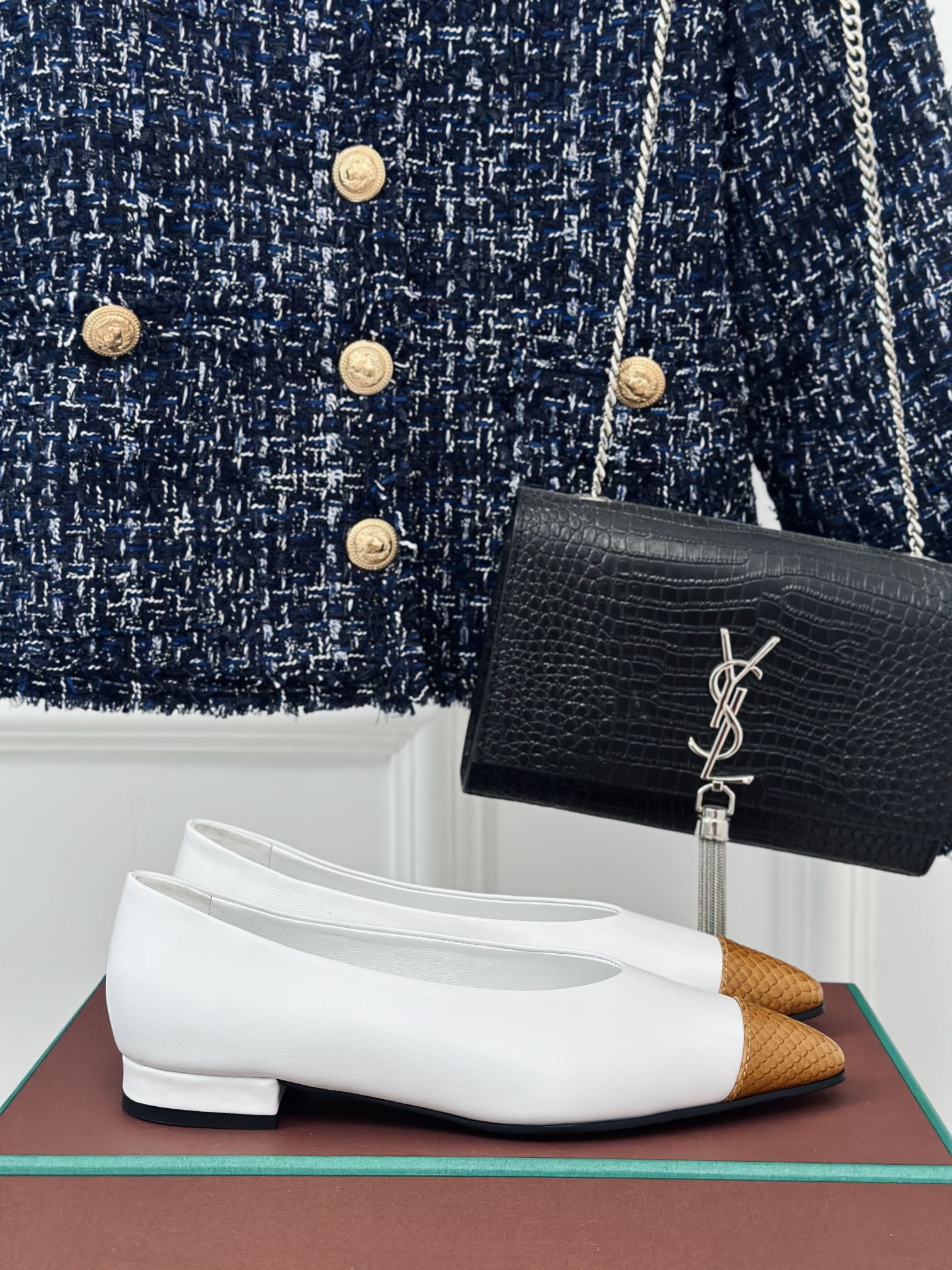 Loro Pia**/ Top quality classic beautiful retro witch color matching flat shoes VIP1:1