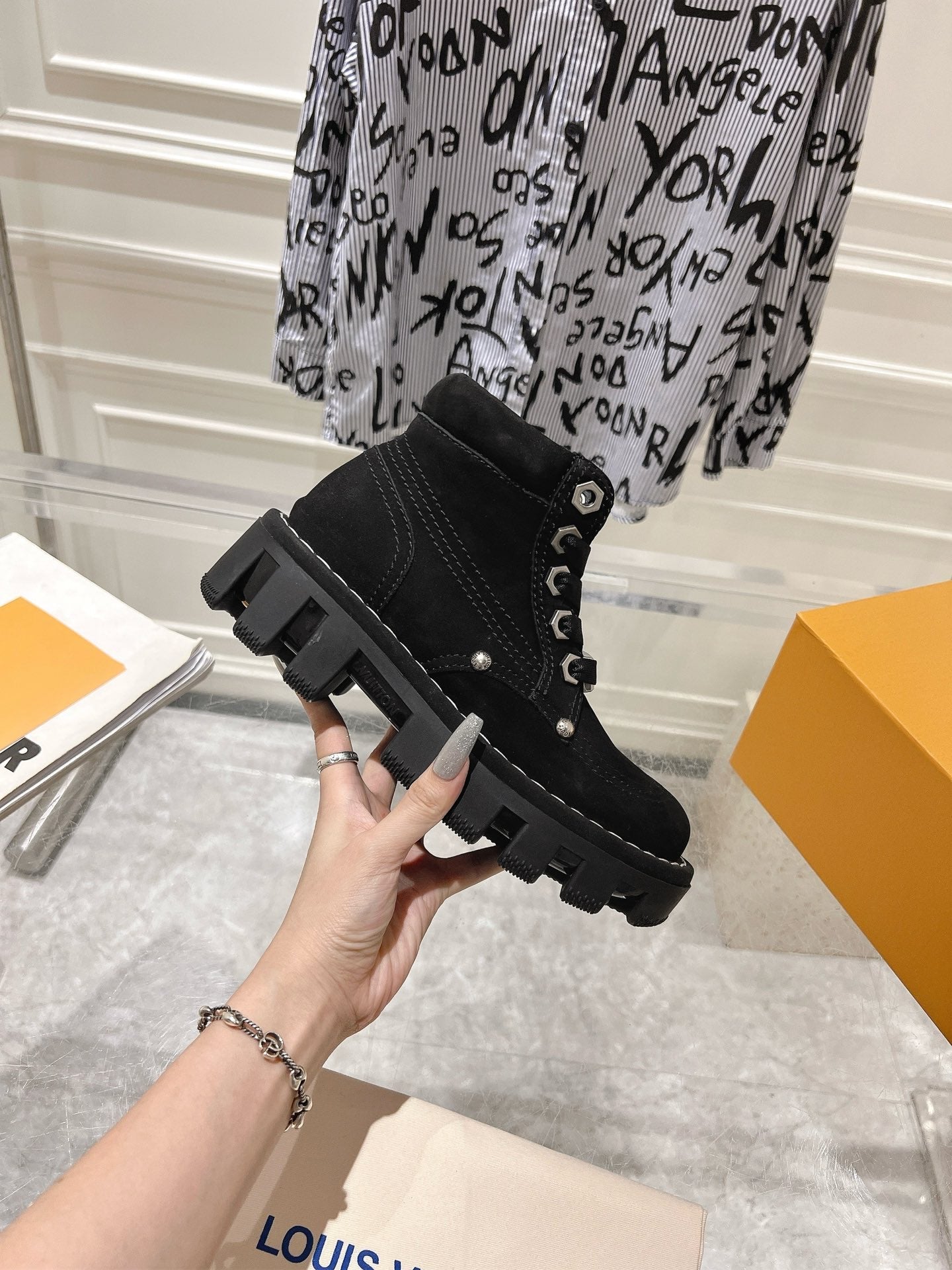 Louis Vuitton new 2025 new high quality VIP1:1 thick sole short boots Martin boots