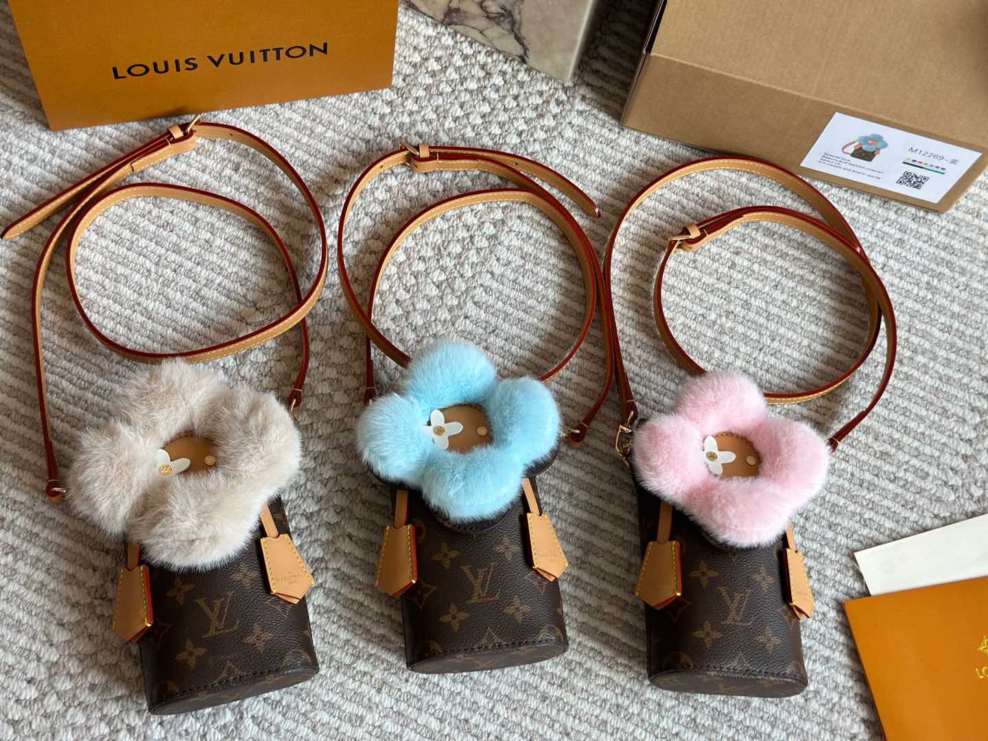 Christmas Limited Edition Vivian Mobile Phone Bag