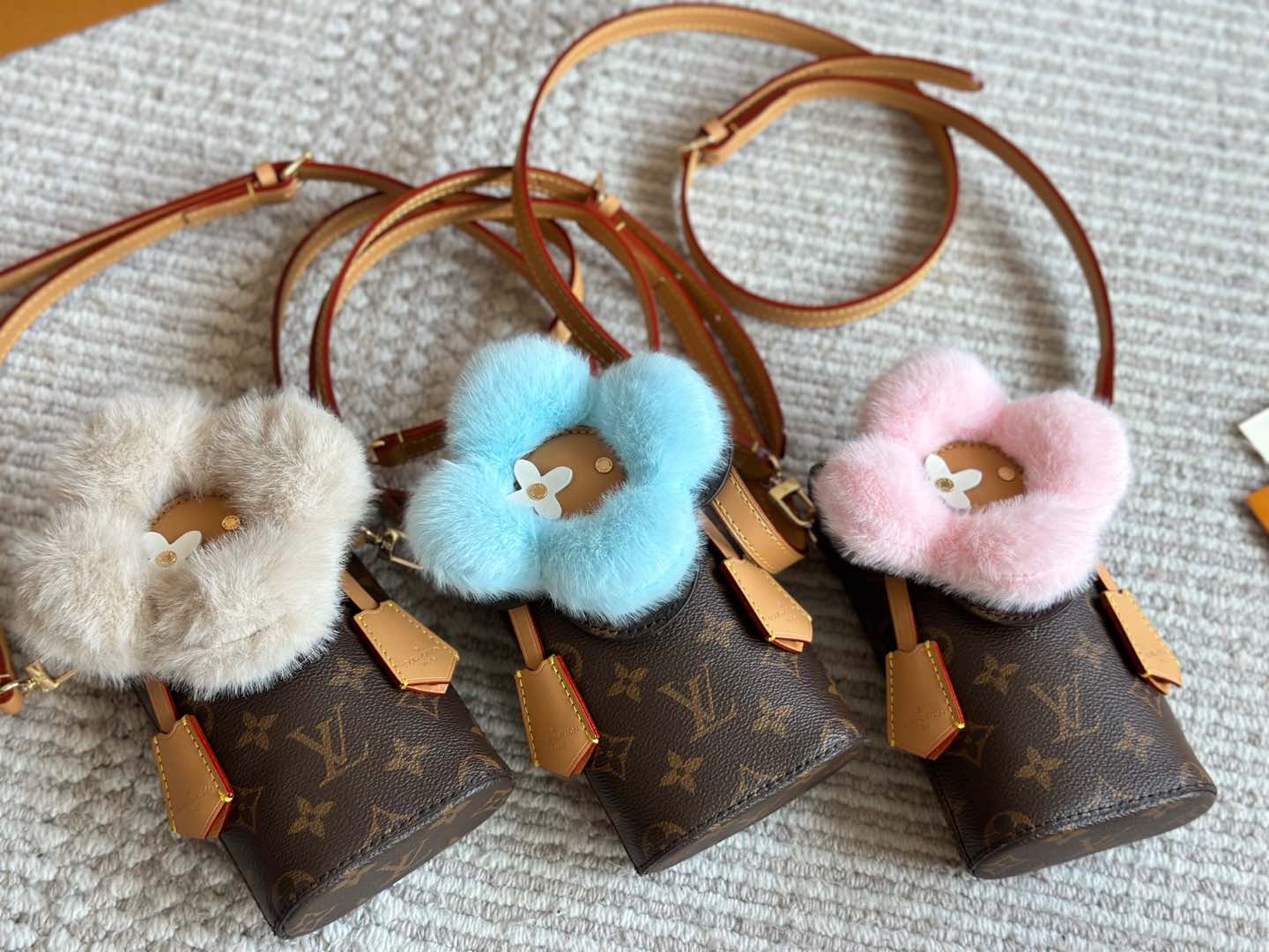 Christmas Limited Edition Vivian Mobile Phone Bag