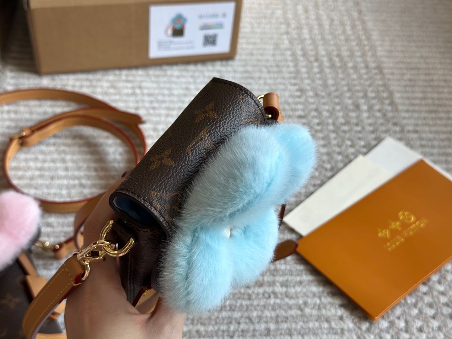 Christmas Limited Edition Vivian Mobile Phone Bag