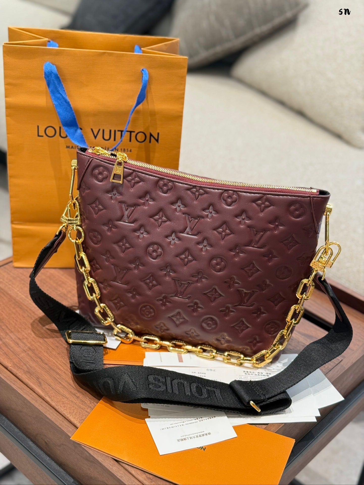 Coussin bag with chain