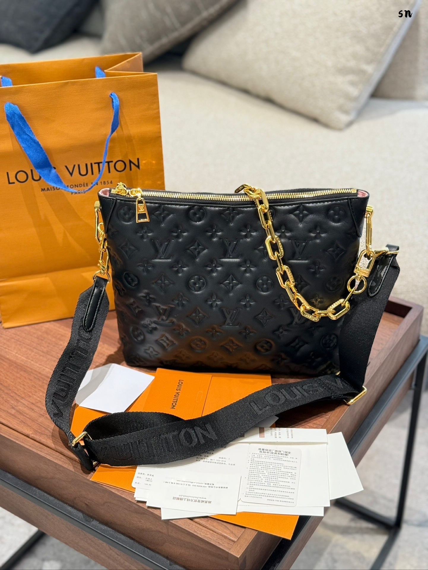 Coussin bag with chain